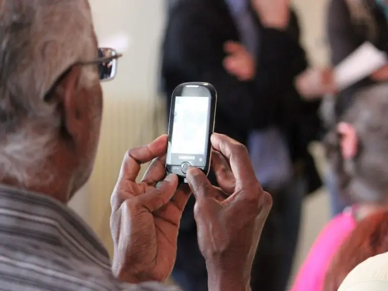 The 5 Cheap Cell Phone Plans For Seniors