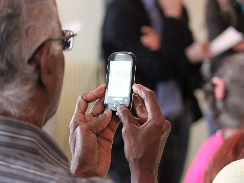 The 5 Cheap Cell Phone Plans For Seniors