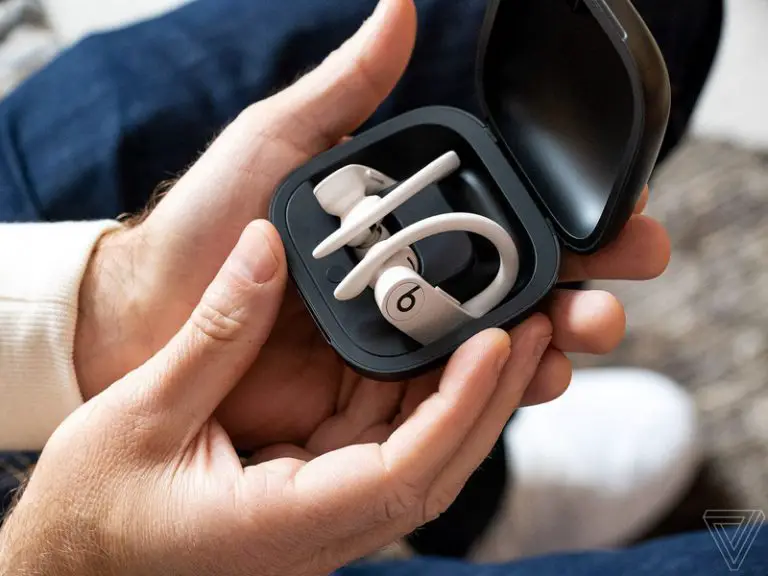 The Best Wireless Earbuds and Bluetooth Headphones for Making Calls