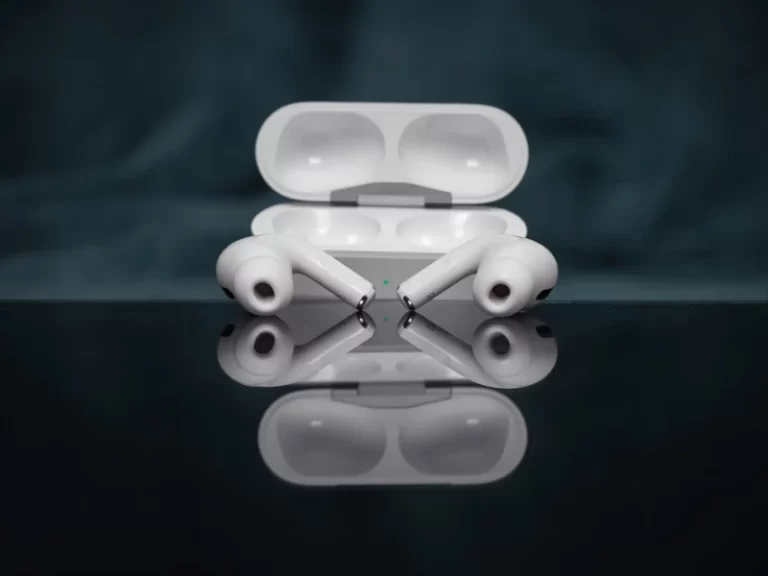 Airpods Sound Muffled? Problems and How to SOLVE Them